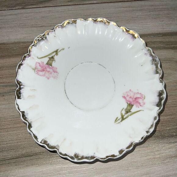 Antique Porcelain Hand Painted Carnations Plate Gold  Scalloped Edge Cottagecore - Picture 1 of 8